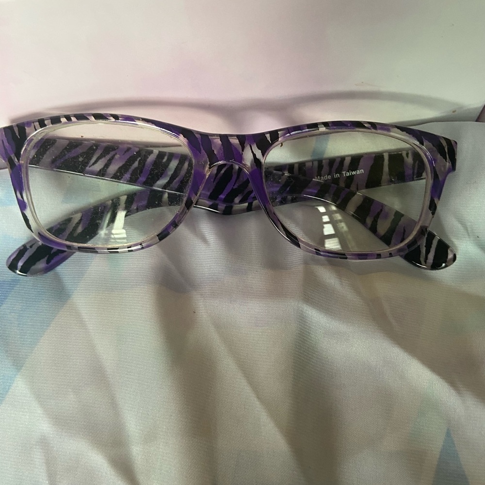 Claire’s SunGlasses  zebra print 🤸‍♂️😎